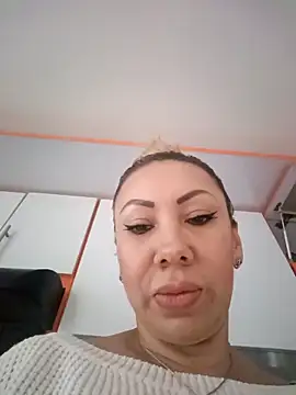 coral smitth online show from April 2026 03:52:01 PM