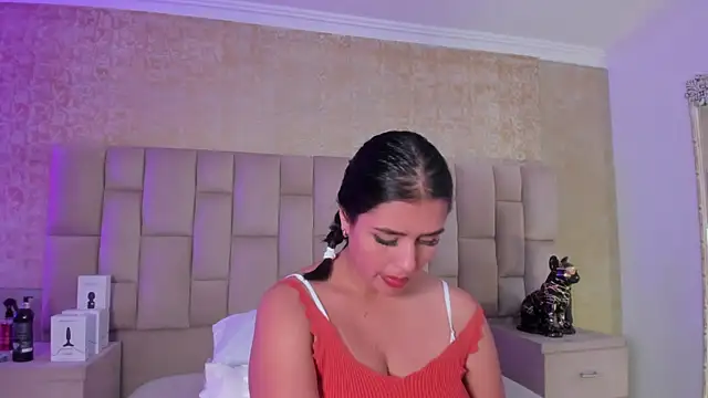 EmmaTorres  online show from December 2024 11:18:01 PM