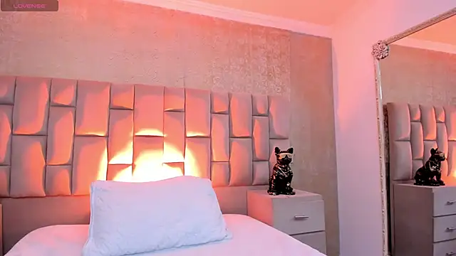 EmmaTorres  online show from November 2025 07:59:02 PM