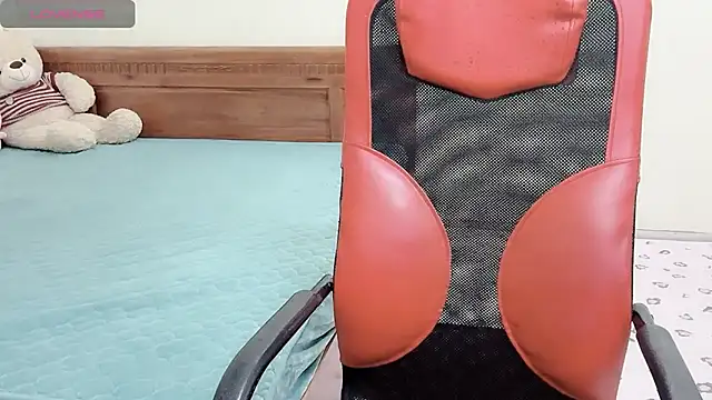 TrinhH Nabbi online show from January 2025 01:45:02 PM