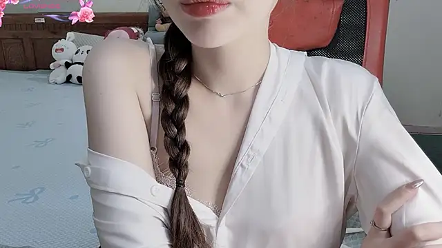 TrinhH Nabbi online show from April 2026 01:37:02 PM