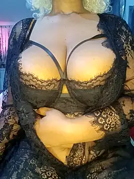 Snapshot of SexyCamila-22 chatting on November 2025 07:31:02 AM SexyCamila-22 online show from November 2025 07:31:02 AM