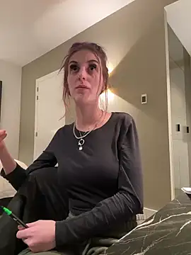 indie-rayne online show from February 2025 08:50:02 PM