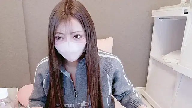 Snapshot of _chanMOMO_ chatting on March 2026 11:03:01 AM chanMOMO online show from March 2026 11:03:01 AM