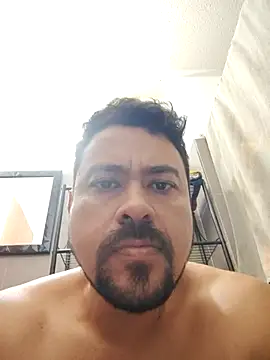 Snapshot of LatinMar chatting on April 2026 12:32:02 PM LatinMar online show from April 2026 12:32:02 PM