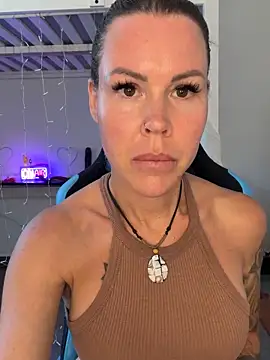 Snapshot of Lara_Bergmann chatting on June 2026 08:49:01 AM Lara Bergmann online show from June 2026 08:49:01 AM