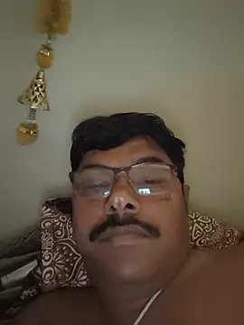 Snapshot of Srmotrs chatting on June 2026 01:23:02 AM Srmotrs online show from June 2026 01:23:02 AM