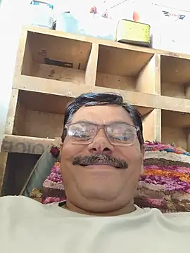 Snapshot of Srmotrs chatting on July 2026 07:39:02 AM Srmotrs online show from July 2026 07:39:02 AM