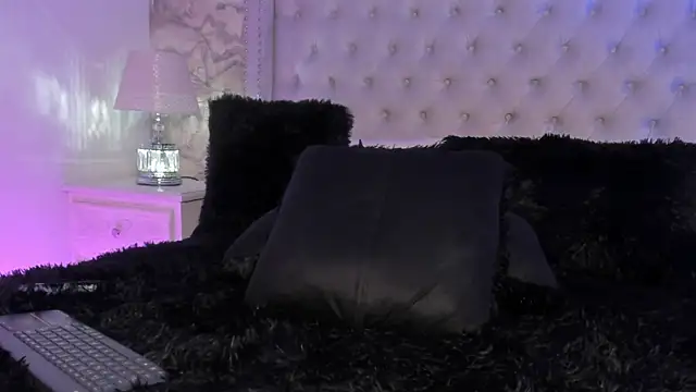 Snapshot of Kev_jenner chatting on February 2025 11:55:02 PM Kev jenner online show from February 2025 11:55:02 PM