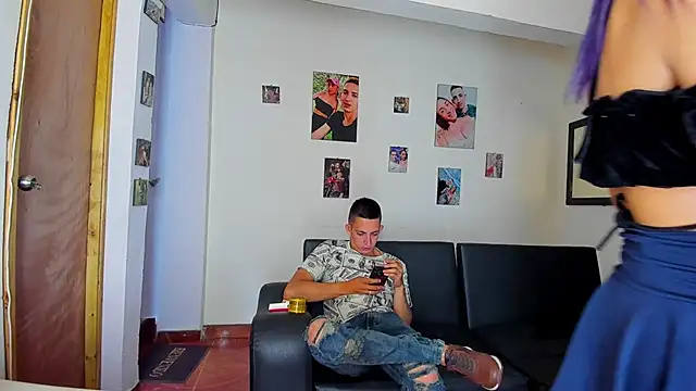 parejacaliente20154 online show from September 2025 07:03:02 PM