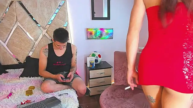 parejacaliente20154 online show from October 2025 04:02:02 PM