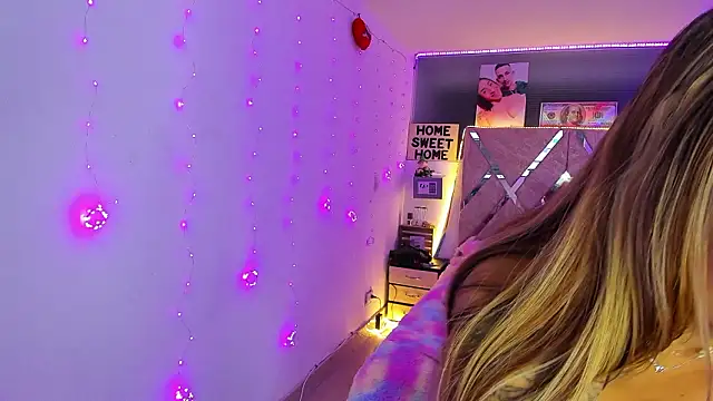 parejacaliente20154 online show from March 2026 01:34:02 AM