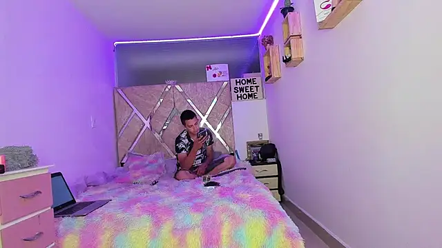 parejacaliente20154 online show from March 2026 11:05:01 AM