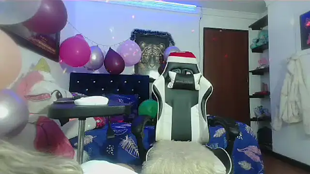 Snapshot of sexy_bunny_hot chatting on December 2024 01:17:01 PM sexy bunny hot online show from December 2024 01:17:01 PM