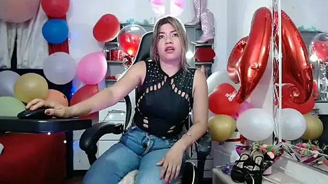 Snapshot of sexy_bunny_hot chatting on February 2025 01:27:01 AM sexy bunny hot online show from February 2025 01:27:01 AM