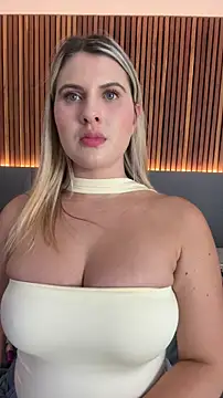 EmiilyAdams  online show from February 2026 10:06:01 PM