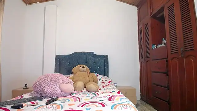 sofiamature01 online show from November 2025 02:50:02 PM