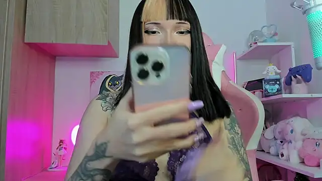 Artic love online show from November 2025 04:11:01 AM