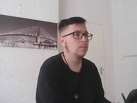 bisexualboy05 online show from April 2026 08:53:02 AM