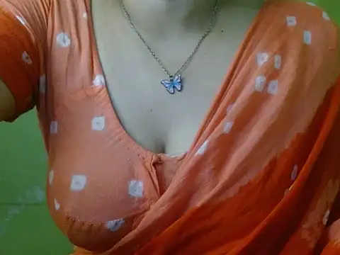 Snapshot of LOVERIAKOL chatting on July 2026 10:21:02 AM LOVERIAKOL online show from July 2026 10:21:02 AM