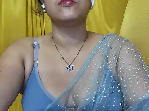 Snapshot of LOVERIAKOL chatting on July 2026 07:48:02 AM LOVERIAKOL online show from July 2026 07:48:02 AM