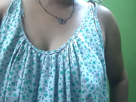 Snapshot of LOVERIAKOL chatting on July 2026 06:40:01 PM LOVERIAKOL online show from July 2026 06:40:01 PM