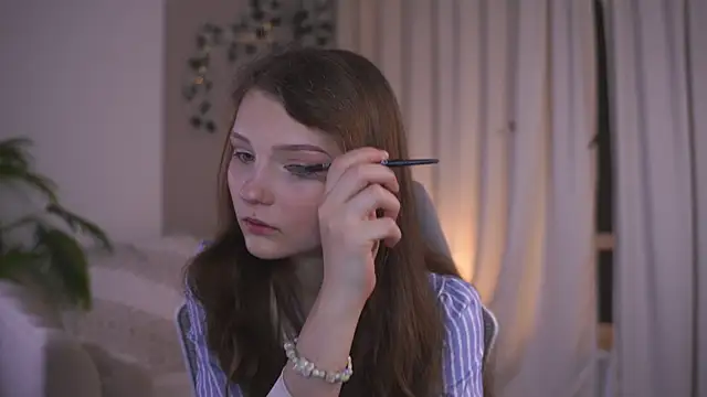 CindyGarrison online show from November 2025 11:05:01 PM