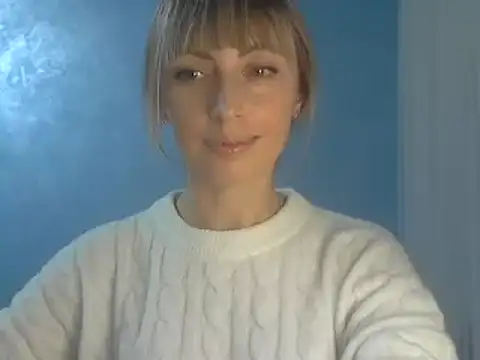 Snapshot of EffectMaya chatting on December 2024 07:07:02 PM EffectMaya online show from December 2024 07:07:02 PM