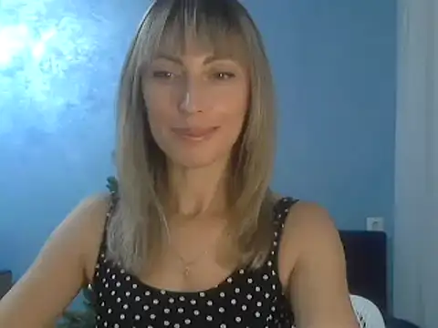 Snapshot of EffectMaya chatting on December 2024 06:21:01 PM EffectMaya online show from December 2024 06:21:01 PM