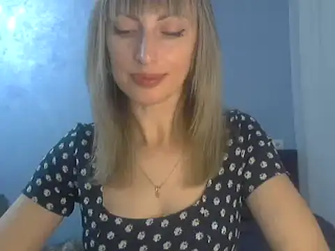 Snapshot of EffectMaya chatting on January 2025 08:13:02 PM EffectMaya online show from January 2025 08:13:02 PM