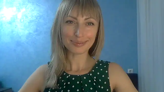 Snapshot of EffectMaya chatting on March 2025 06:59:02 PM EffectMaya online show from March 2025 06:59:02 PM