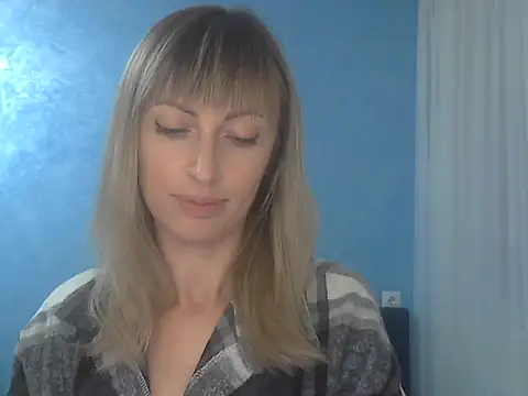 Snapshot of EffectMaya chatting on September 2025 07:06:02 PM EffectMaya online show from September 2025 07:06:02 PM