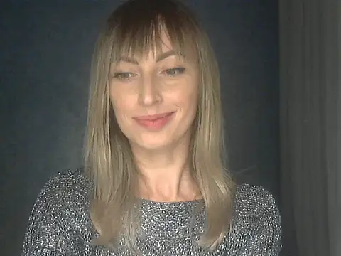 Snapshot of EffectMaya chatting on October 2025 05:43:01 PM EffectMaya online show from October 2025 05:43:01 PM