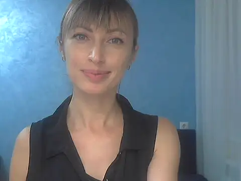 Snapshot of EffectMaya chatting on October 2025 03:10:01 PM EffectMaya online show from October 2025 03:10:01 PM