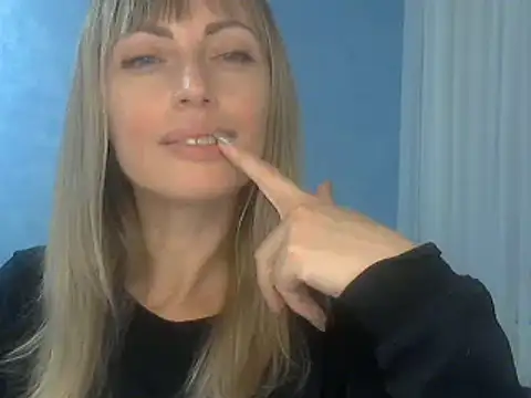 Snapshot of EffectMaya chatting on November 2025 03:24:01 PM EffectMaya online show from November 2025 03:24:01 PM