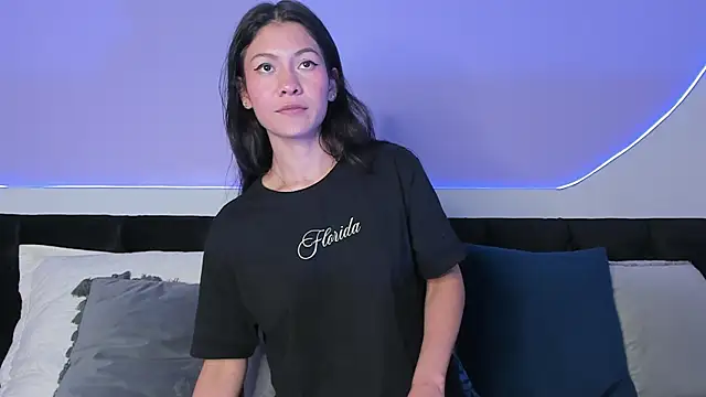 Julieta Cortes   online show from March 2025 06:36:01 PM