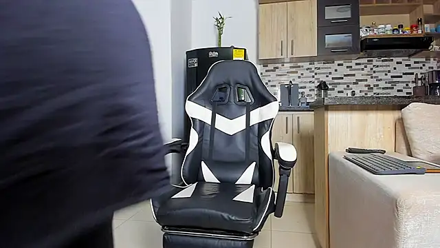 Johnnygrayson1 online show from November 2025 11:03:01 PM