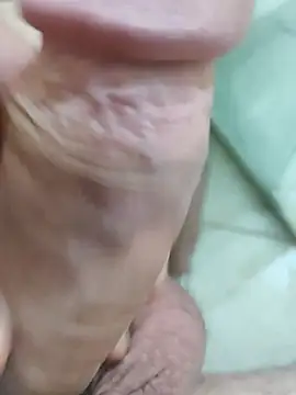 Snapshot of carvalhesco chatting on December 2025 01:36:01 AM carvalhesco online show from December 2025 01:36:01 AM