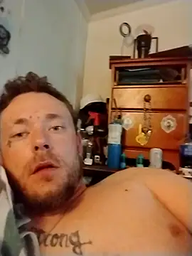 Snapshot of dadyyD95 chatting on April 2026 12:21:01 PM dadyyD95 online show from April 2026 12:21:01 PM