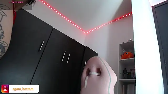 NewAgatha Bolton online show from March 2025 02:44:02 PM