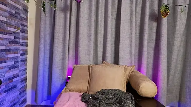 Snapshot of Hairyandsexysalma chatting on October 2025 06:33:01 AM Hairyandsexysalma online show from October 2025 06:33:01 AM