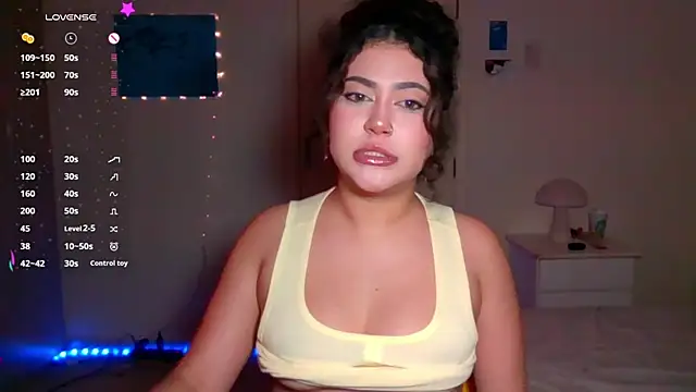 Snapshot of ann4montez_ chatting on September 2025 06:04:02 AM ann4montez  online show from September 2025 06:04:02 AM