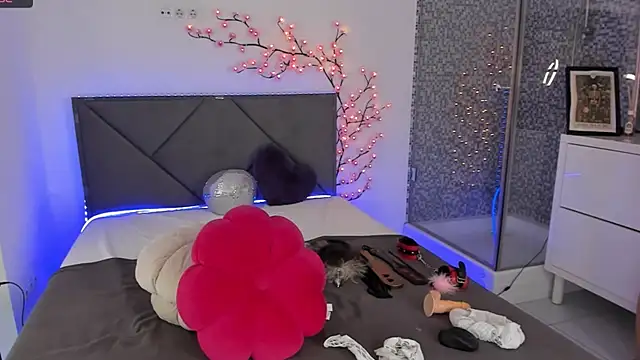 CassieEvans online show from October 2025 05:49:02 AM