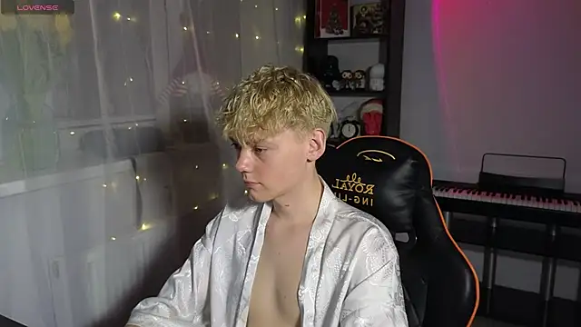 Keytaro online show from March 2025 05:35:02 PM