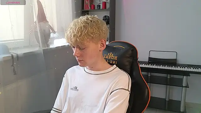 Keytaro online show from March 2025 02:23:01 PM