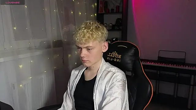 Keytaro online show from March 2025 06:59:02 PM