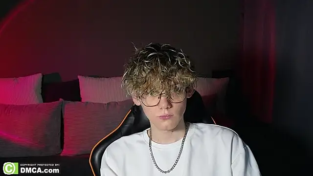 Keytaro online show from March 2026 06:03:01 PM