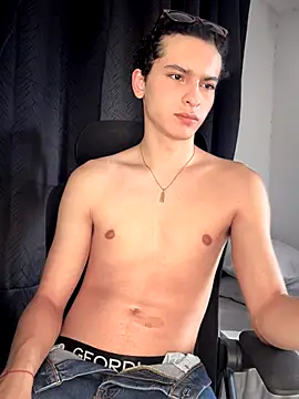 cybercosmiiic online show from September 2025 09:15:01 PM