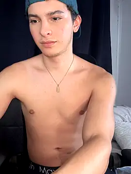 cybercosmiiic online show from November 2025 08:16:01 PM