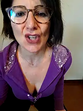 Snapshot of Viola8p chatting on September 2025 09:47:02 AM Viola8p online show from September 2025 09:47:02 AM